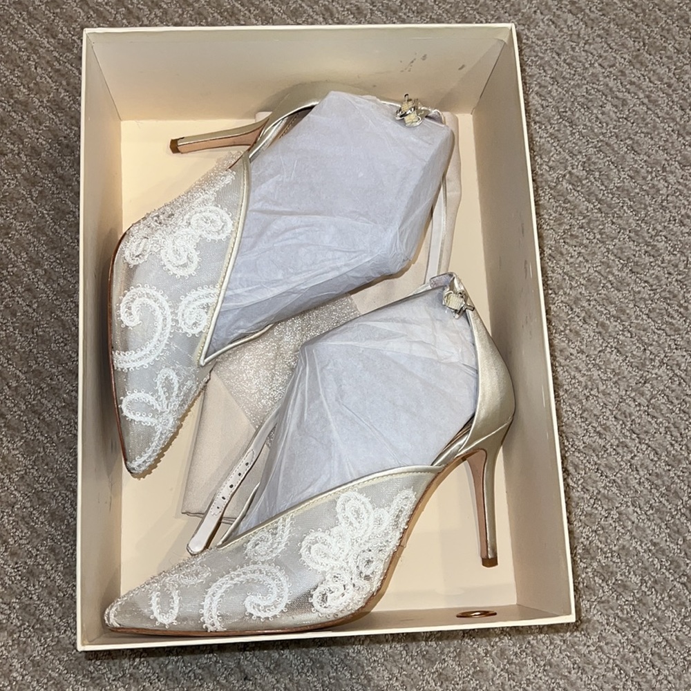 Vince Camuto “Imagine”’ wedding shoes size 6.5 great condition